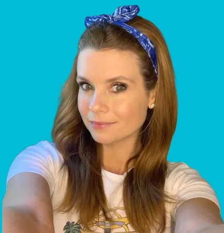 JoAnna Garcia Swisher net worth (and 5 facts you might not know)